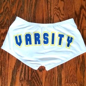 Short swim/booty shorts